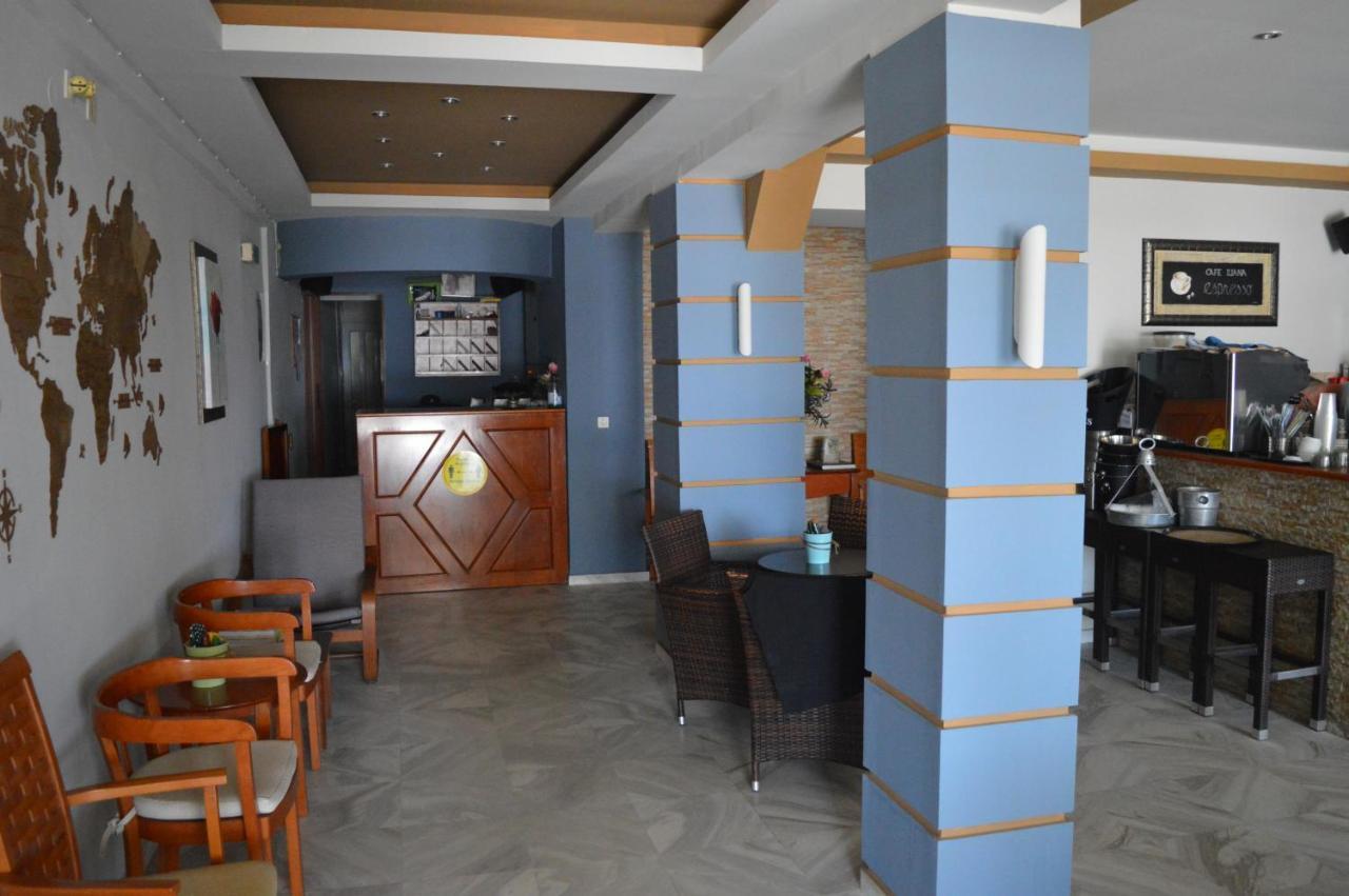 Iliana Hotel Paralia 외부 사진
